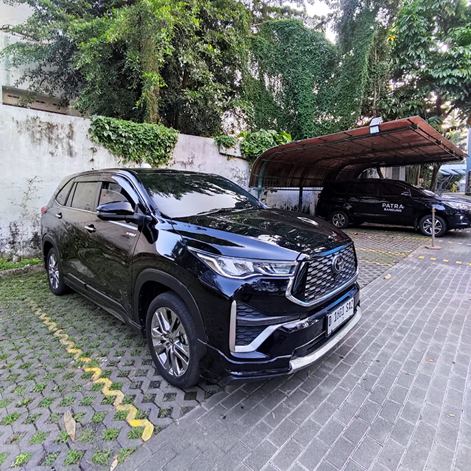 Innova Zenix